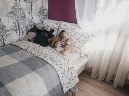 Закончили ремонт для нашей дочки.  