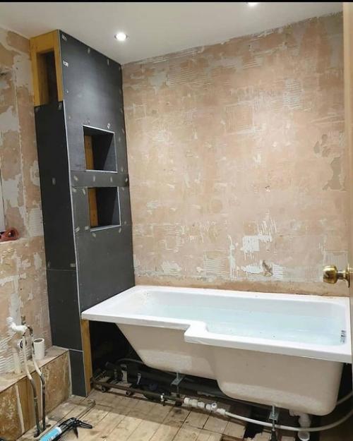 Сделали такой вот ремонт ванной комнаты у себя в загородном доме. 01