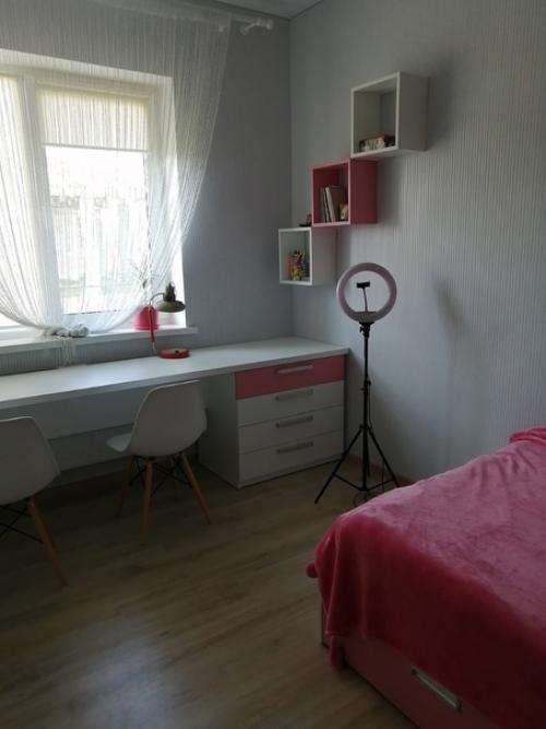 Это комната нашей дочки. 01