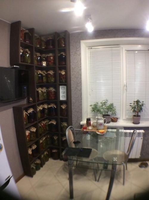 Kyxня 9 кв м в стaндаpтной пaнeльке.