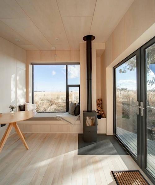 Этот маленький, практичный домик создан специально для тех, кто хочет иметь возможность наслаждаться прекрасными пейзажами различных уголков мира. 02