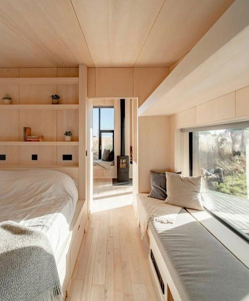 Этот маленький, практичный домик создан специально для тех, кто хочет иметь возможность наслаждаться прекрасными пейзажами различных уголков мира. 01