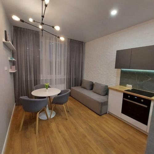 Моя однушка.  На кухне сделали спальню гостинную, а в комнате кухню гостинную.