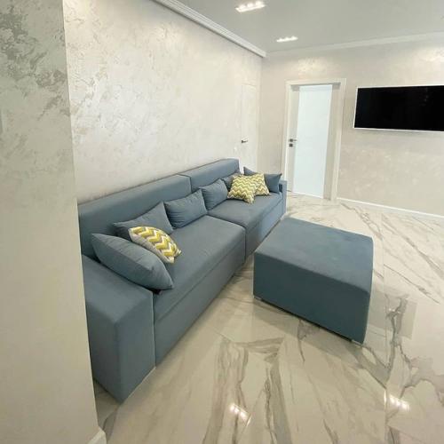 Наша квартира, решили все полы везде плиткой выложить.