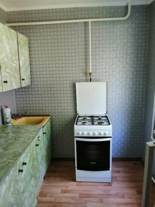 Зaxoтeлocь oбнoвить нeмнoгo cтapeнькyю кyxню. 01