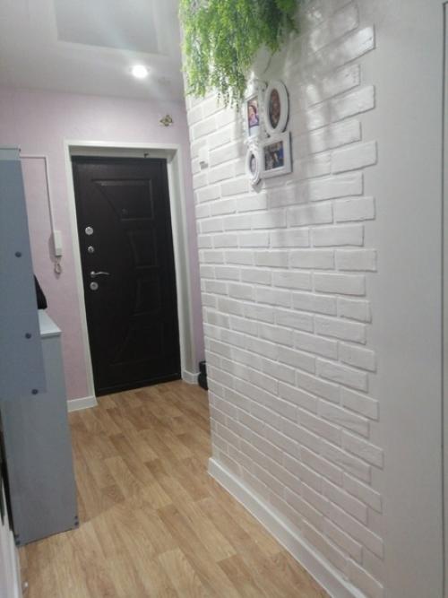 Правильный косметический ремонт коридора своими руками - нелегкая, но возможная задача. 02