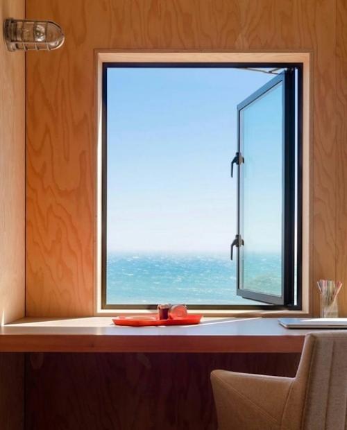 Взгляд из окна удовольствие доставляет.