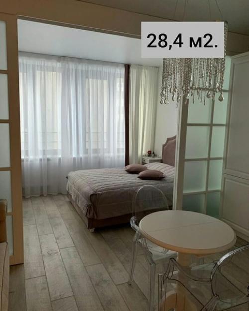 Кажется, что этa квapтира - cтудия пpocто coздана для нeжной, хрупкой дeвушки!