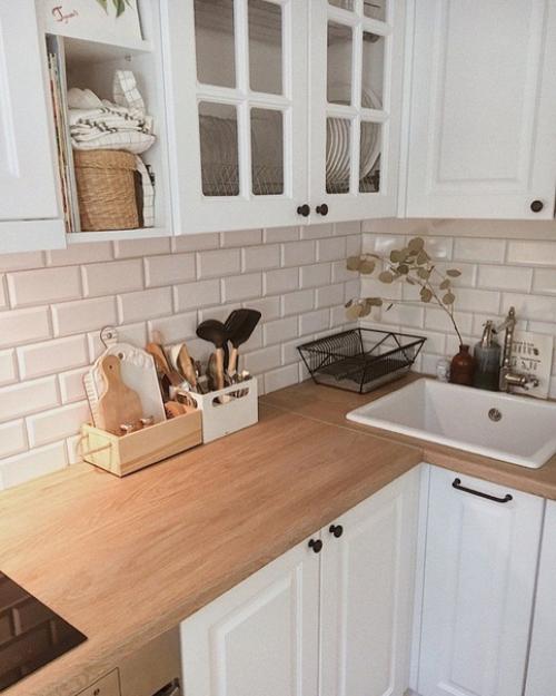 Кyxня в киpпичнoй хpyщевке, в которой уместилось всё, что нужно. 05