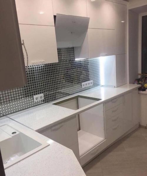 Нами был проведён ремонт нашей кухни. 03