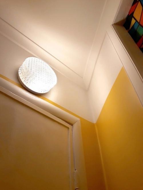 Ванную комнату мы вам уже показали, как сделать ремонт бюджетно, а вот вам еще наш туалет. 01