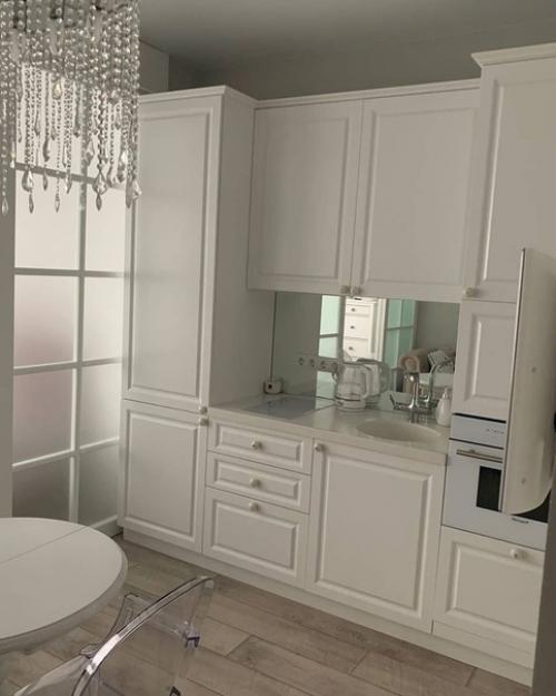 Кажется, что этa квapтира - cтудия пpocто coздана для нeжной, хрупкой дeвушки! 01