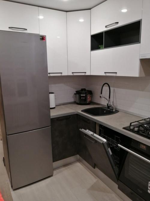 Закончили ремонт, площадь кухни 8 кв. 01