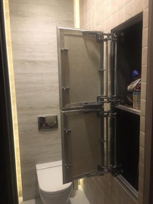 Таким образом мы спрятали все коммуникации в туалете и сделали потайные полочки. 01