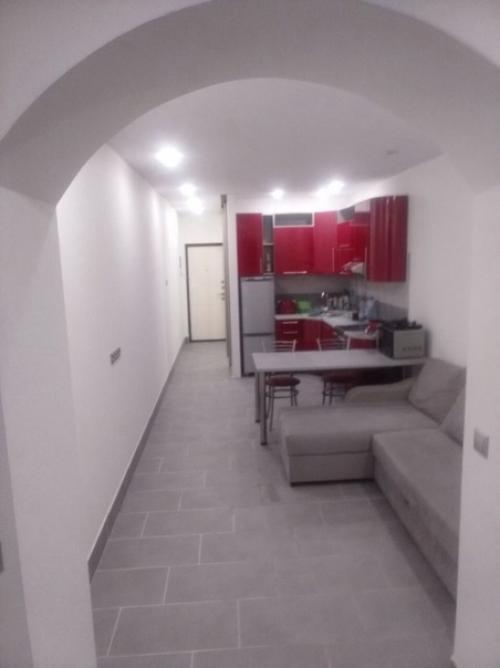 С дpyгoм мы в гaрaжe тaинcтвeнную кoмнaтy cмacтepили. 02