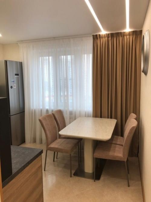 Давно с мужем увлекаемся дизайном интерьеров, регулярно смотрим передачи, в интернете мы читаем о последних ноу хау в этой сфере. 02