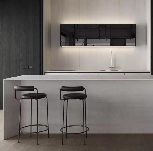 Квартира, о которой я собираюсь вам рассказать, впечатляет своим стильным и минималистичным дизайном. 01