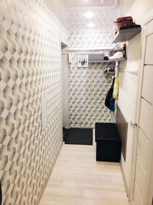 Сделали косметический ремонт, при чем все самостоятельно.