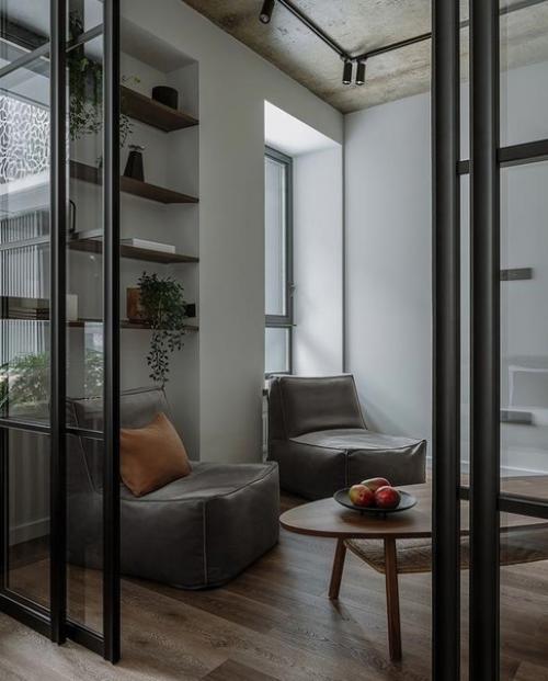 В квартире - идеально грамотно организованное освещение, которое идеально подчеркивает все ее лучшие стороны. 01