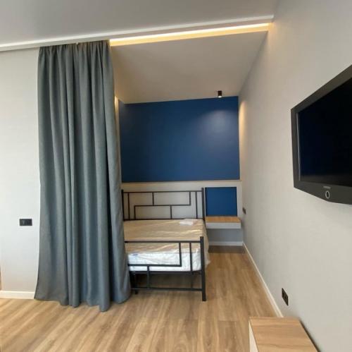 Сделали ремонт в студии, особо без наворотов, по простому и в тоже время презентабельно. 01