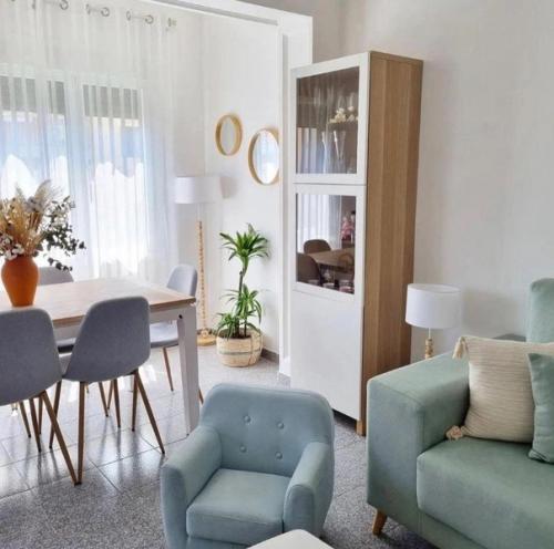 Дом, оформленный с такой любовью и заботой - это праздник для глаз. 04