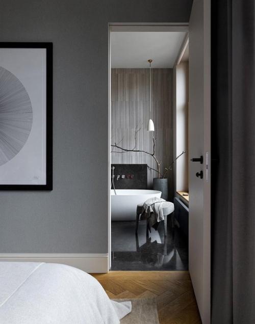 Простор, свет и уют - вот что первым делом приходит на ум, когда входишь в эту великолепную квартиру с большой террасой. 05