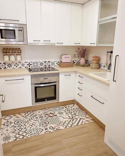 Вся квартира сделана в одно стиле, и выглядит это прекрасно.