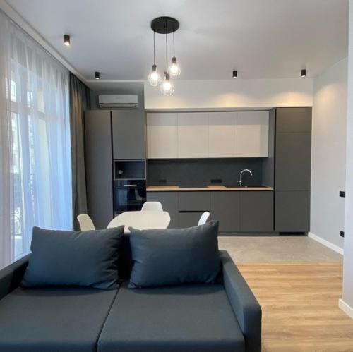 Сделали ремонт в студии, особо без наворотов, по простому и в тоже время презентабельно. 04