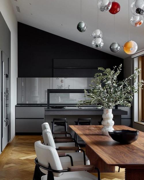 Простор, свет и уют - вот что первым делом приходит на ум, когда входишь в эту великолепную квартиру с большой террасой. 02