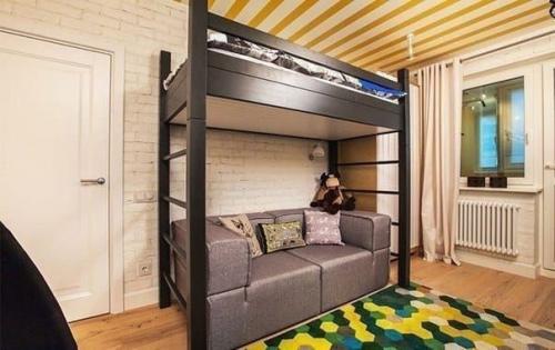 Вариант оформления детской комнаты, которую легко трансформировать в детскую для двух детей. 03