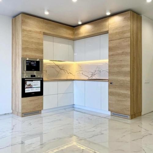 Вот такую угловую кухню мы у себя в дому поставили.