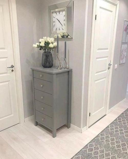 Меня привлекают различные цветы и всё, что связано с зелёным цветом, поэтому после ремонта моя квартира выглядит настолько свежо и красиво! 04