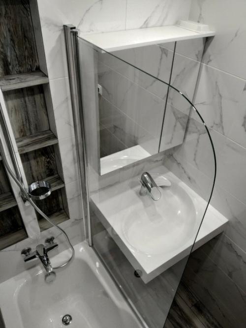 Из маленькoй ванны в панельнoм дoме максимум bыжил. 07