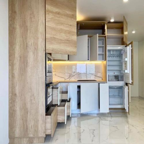 Вот такую угловую кухню мы у себя в дому поставили. 05