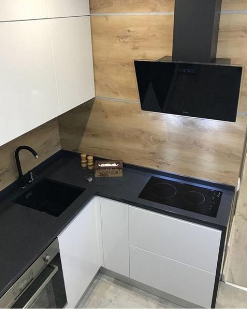 Сделали кухню в простом стиле, не знаю как он называется. 01