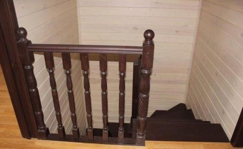 Нам этот дом обошелся всего в 150 р, за такую сумму даже квартиру нынче не приобретешь, а тут полноценный дом. 04