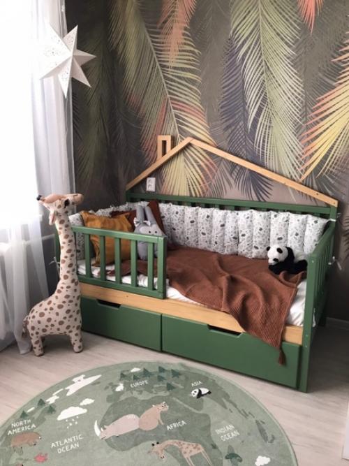 Добавили немного джунглей в детскую для нашего юного искателя приключений.