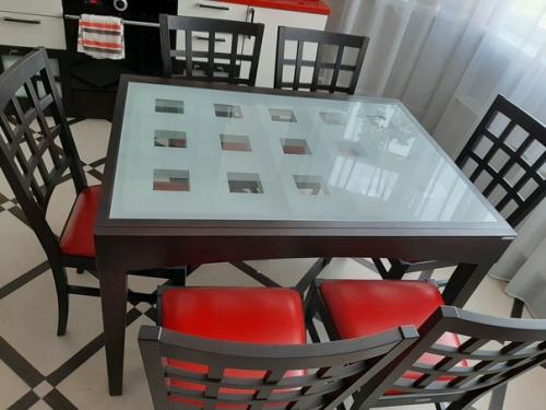 Я сама дизайнер по образованию, поэтому самостоятельно разработала дизайн своей кухни. 06