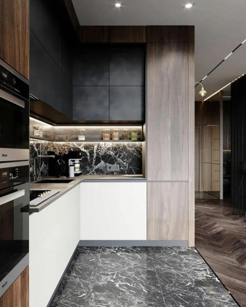 Еще одна большая студия, владельцы которой видимо переоборудовали несколько комнатную квартиру в нее убрав все двери и немного расширив проходы. 01