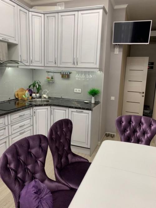 Ремонт сделали уже более года назад, но вдохновились работами людей тут у вас, что решили поделиться и своей кухней. 08