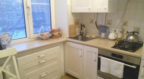 Кухня в хрущeвкe 5, 4 квaдрaтa.