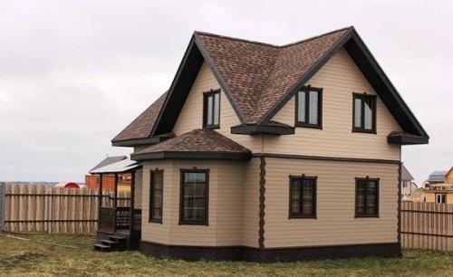 Нам этот дом обошелся всего в 150 р, за такую сумму даже квартиру нынче не приобретешь, а тут полноценный дом. 01