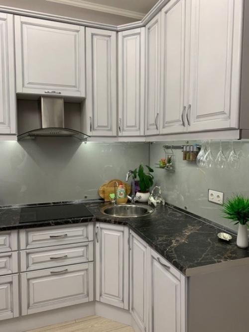 Ремонт сделали уже более года назад, но вдохновились работами людей тут у вас, что решили поделиться и своей кухней. 05