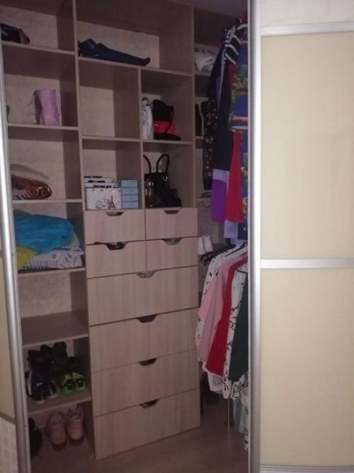 Мы не следовали за модой и решили самостоятельно провести ремонт, вложив силы и знания в его осуществление. 04