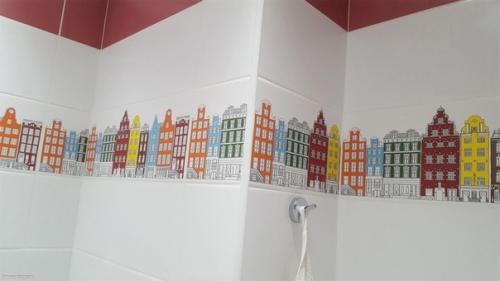 Я недавно занялся небольшим ремонтом своего туалета, и теперь он выглядит намного привлекательнее и функциональнее. 01