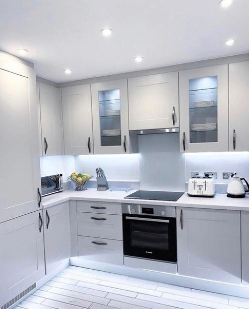 Ремонт продумали так, чтобы было максимально светло на кухне. 02