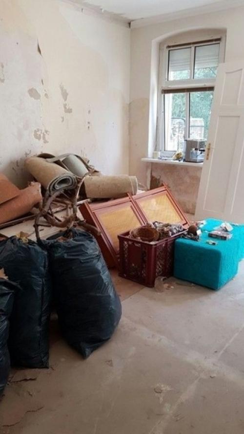 Решили объединить в нашей однушке кухню с гостинной, чтобы появилась дополнительная комната. 01