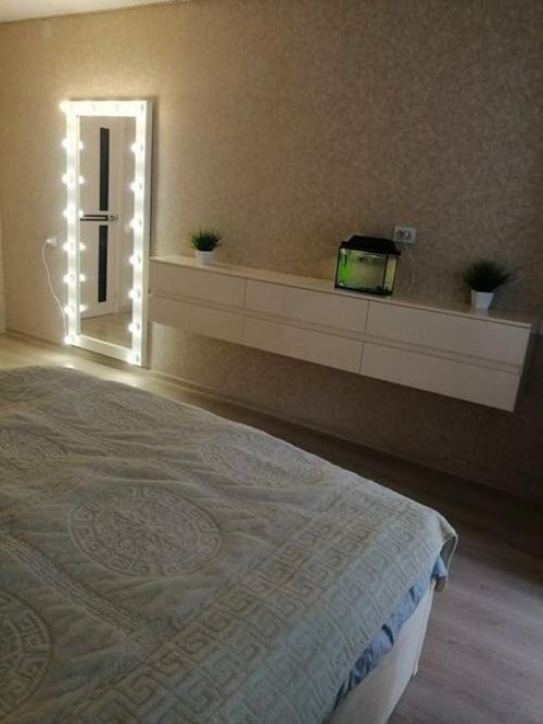 Мы не следовали за модой и решили самостоятельно провести ремонт, вложив силы и знания в его осуществление. 01