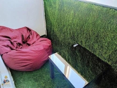 У меня есть небольшой балкон, всего 3 квадратных метра. 08