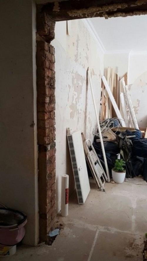 Решили объединить в нашей однушке кухню с гостинной, чтобы появилась дополнительная комната.